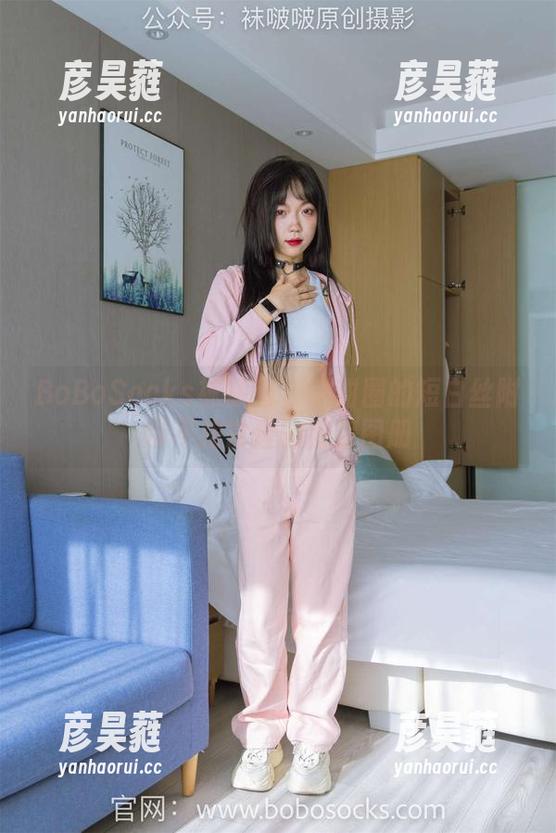 BoBoSocks袜啵啵 - 甜甜圈的短白丝附带不按常理的花絮图册