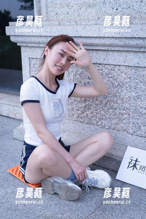 BoBoSocks袜啵啵 - 原图里的甜甜圈，做瑜伽时的“柔软”大概也是个伪命题吧