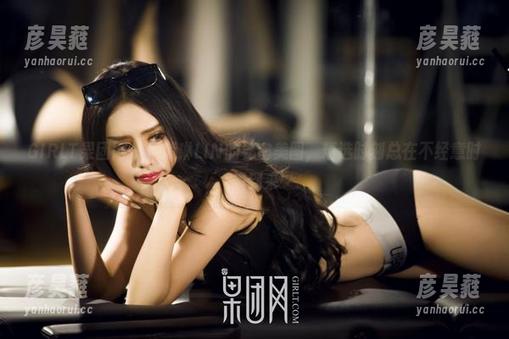 GIRLT果团网 - 周琰琳LIN的秘密美图，精选时刻总在不经意时候到来