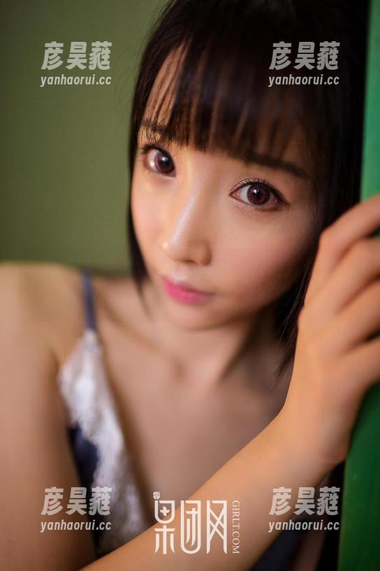 GIRLT果团网 - 莫雅淇最新图包：瑜伽姿势，无缝连接灵魂与朋友圈！