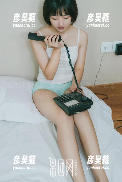 GIRLT果团网 - 莫雅淇的裸足作品：放飞自我，顺便把鞋子也扔了