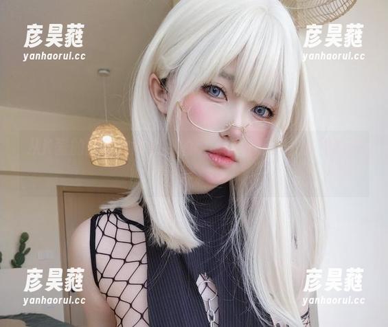 从K酱的豹纹内衣看到的cos我只想说，氛围略诡异。