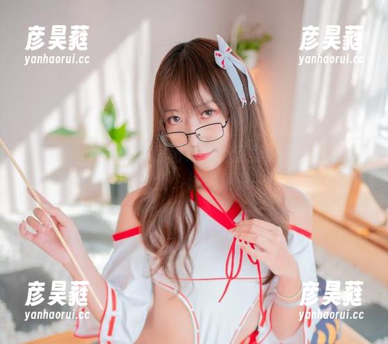 Money冷冷的私房图集：浴室里的创意时刻，水蒸气缭绕，洗浴更深一层。