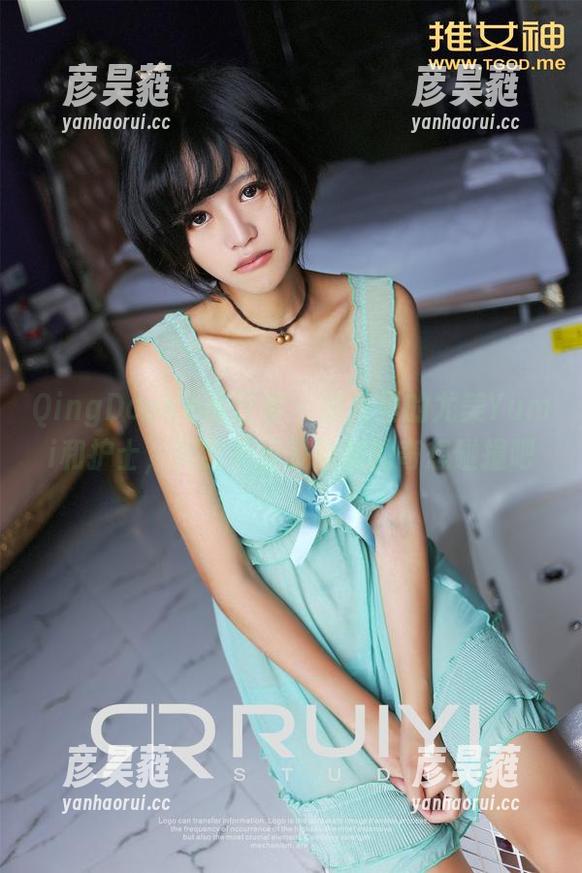 QingDouKe青豆客-尤美Yumi QingDouKe青豆客 - 照片里的尤美Yumi和护士,其实不过是隐秘的奇想碰撞吧