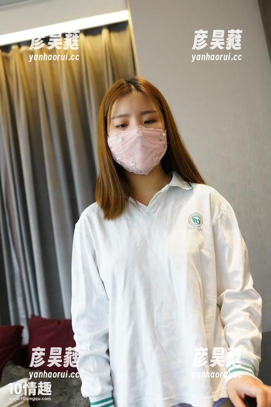ROSI原图，其实嫩学妹制服只想在旁边悄悄路过。