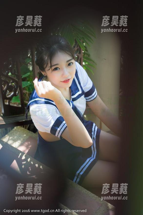 TGOD推女神 - 孙梦瑶的图集，礼服里透出的气息让我脑海里晃荡着古堡的回忆。