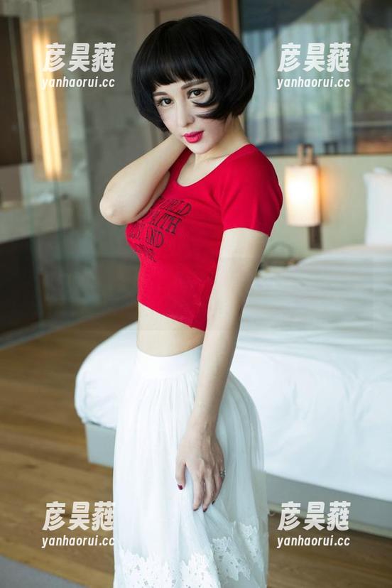 UGirls尤果网 - 田熙玥的秘书怀旧风：原图和合集之间的跳跃！