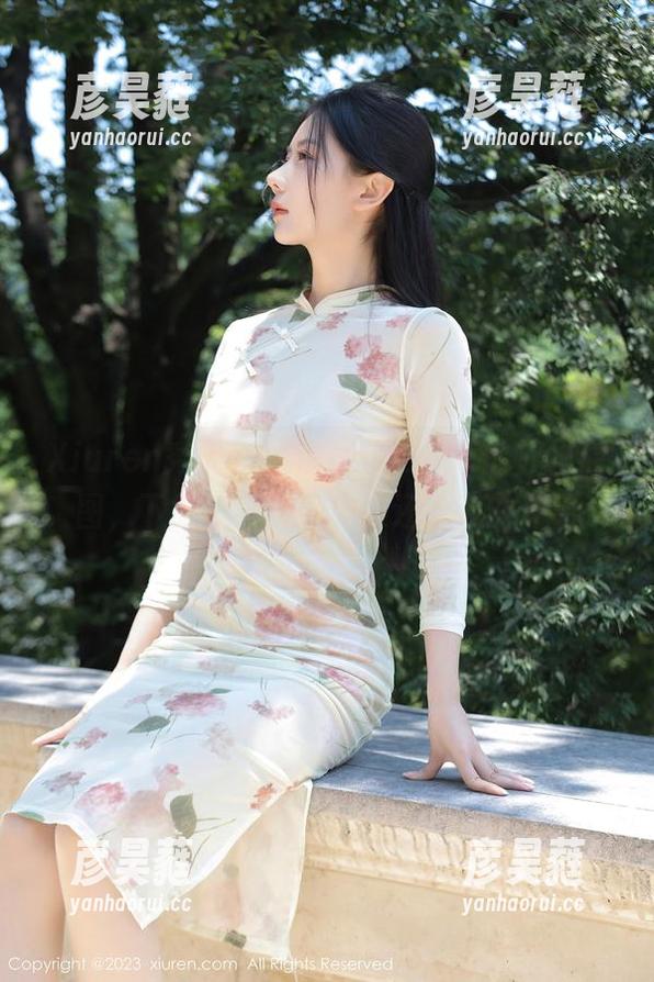 Xiuren秀人网 - 这是yoo优优的旗袍原图，下载后有种把衣服还给我的冲动