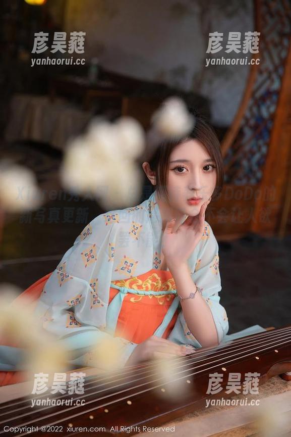 Xiuren秀人网-养乐多DoDo Xiuren秀人网 - 总是期待养乐多DoDo的新写真更新,这回的高跟鞋会不会让人欲罢不能?