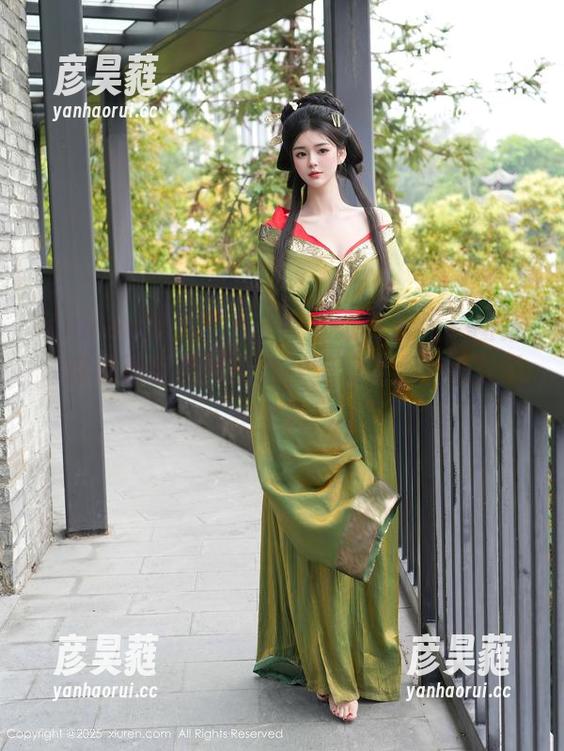 Xiuren秀人网 - 千夜未来全新美足图集，这波更新果然是给双腿穿上了魔法般的安全裤！