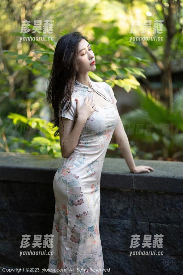 Xiuren秀人网 - 小逗逗的短裙图片，风中飞扬的少女心