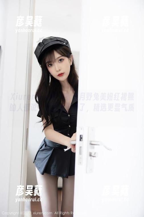 Xiuren秀人网 - 看过月野兔美妞红裙照的人都说，原图太干净了，精选更显气质！