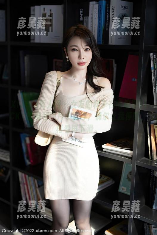 Xiuren秀人网 - 女友的样子在陈雅漫VICKY的福利图片中沉浮，偶尔让我停顿，再看再下滑。