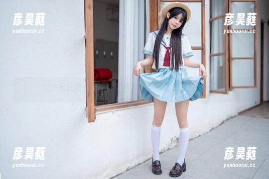 rua阮阮的居家少女写真，下载前请先深呼吸一下哦