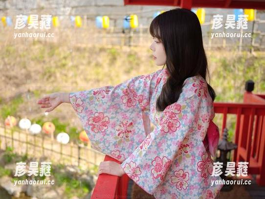 想跟wuyo(우요)的高清少女一起漫步吗？原图随便看哦