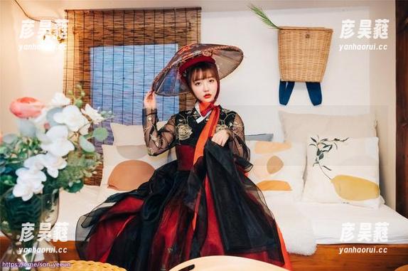 图片里盛开的姿态，Loozy极限下的孙乐乐(손예은)，何以让人欲罢不能？