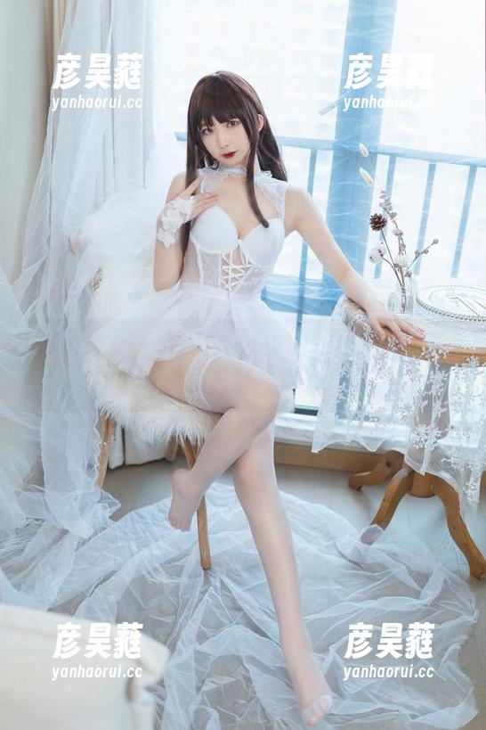 这美图不一般，封疆疆v的胜利女神海伦娜总让我想起某些游戏场景。
