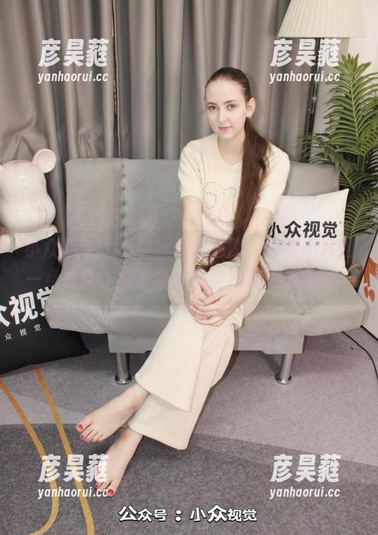 小众视觉 - 蓉蓉玩转水手服，竟然不只是一身清新，更多隐藏的波浪在心底翻腾。