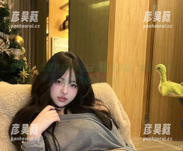 微密圈 - 尝试理解小优优子的修女作品，得说，这个福利角度我喜欢！