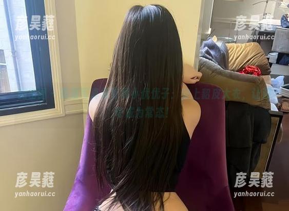 微密圈 - 高清写真集专属小优优子：穿上貂皮大衣，让浮夸成为常态！
