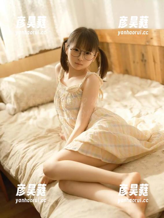 一言不合就扎双马尾？幼水铃衣cos图集在线缘分爆发！