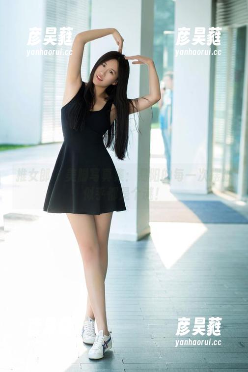 推女郎 - 美脚写真集：易阳的每一次摆脚似乎都是个谜！