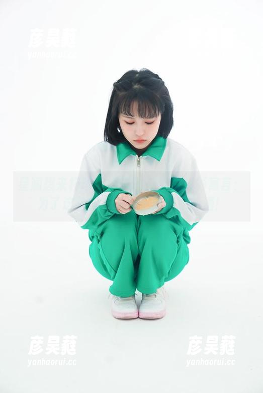 星澜想来杯珍珠奶茶 星澜想来杯珍珠奶茶的在线白衬衫寓言:为了这件衬衫,我宁愿喝冰啤酒!