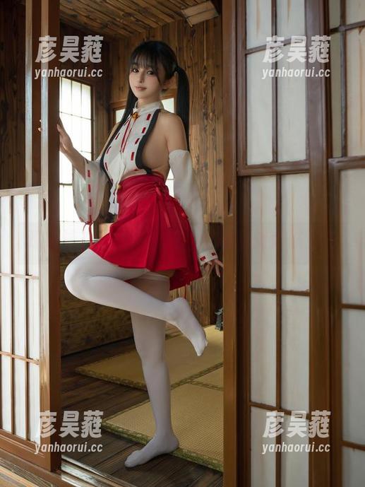 透明泳衣的桜井宁宁，原图反转秀肤色？