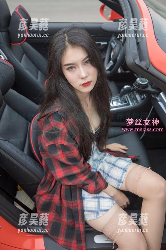 梦丝女神-乔儿 梦丝女神 - 那么多黑色校服,乔儿的回忆图片中你最想说点啥?
