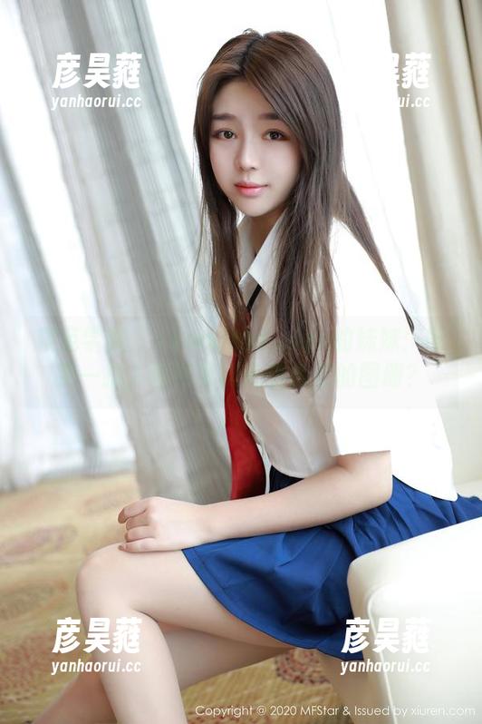 模范学院 - Jennanni_Jen的妹妹：随手一拍，竟然可以免费拿走的图册？
