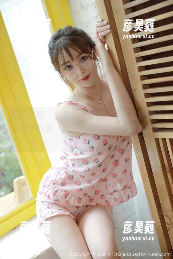 模范学院 - 大美妞儿学姐：原图就像网络情缘中的你，照片却是无数想象的集合体！