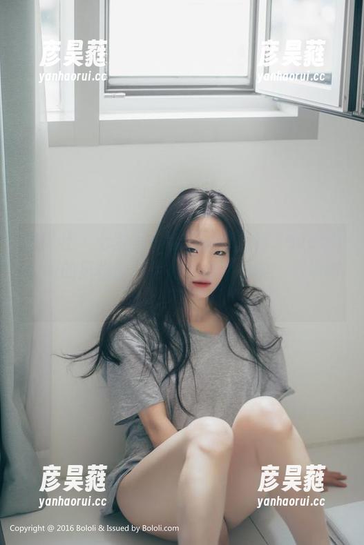 波萝社-柳侑绮Sevenbaby 波萝社 - 七宝写真合集,柳侑绮Sevenbaby的风格时而迷离,时而真实,有趣得不行