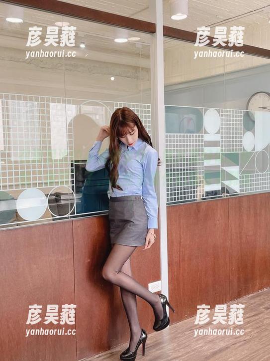 泥泥汝 在泥泥汝的小屋做女仆,照片里好像我也想“兼职”了,这些资源你们没有看到哦!