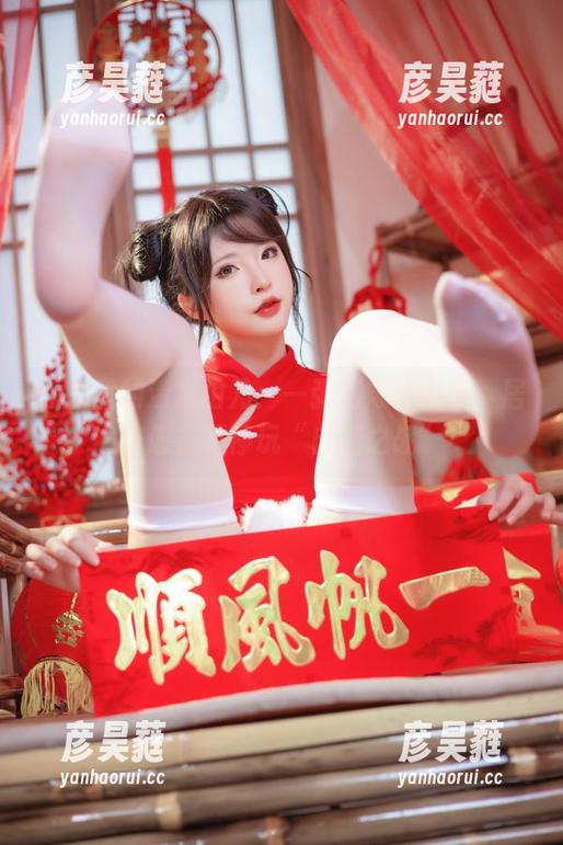 原图里的清水由乃：一张花嫁造型照，居然好像在不停玩“自拍之战”！