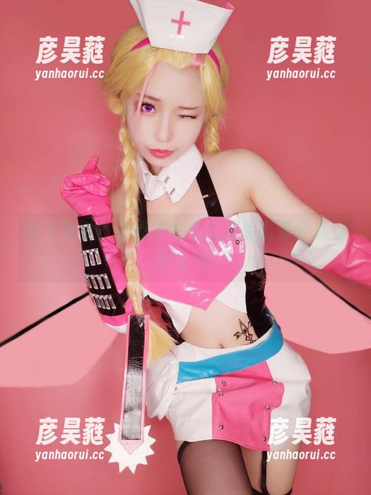 敢不敢看？白易子教主的泳装高清分享立刻上线!