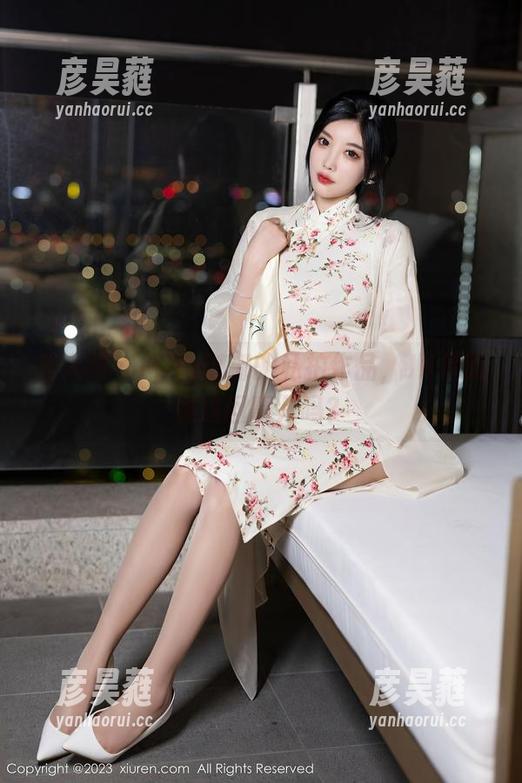 秀人网 - Mila嘟嘟的私拍作品，JK你就是这回事儿吗？