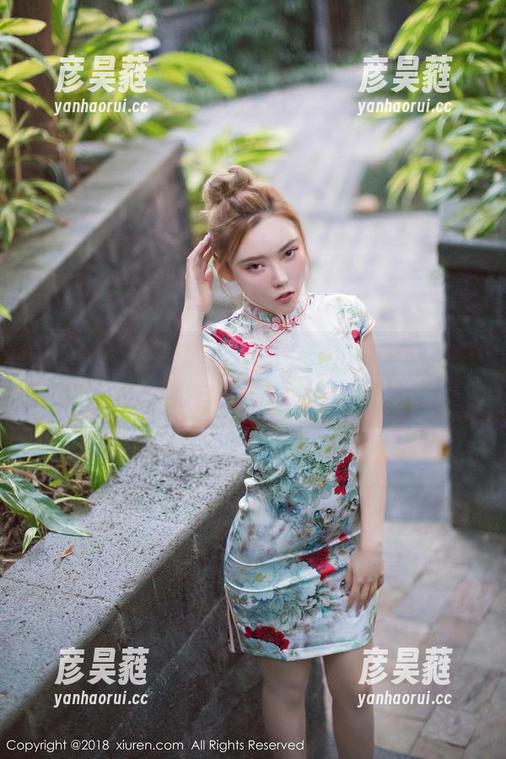 秀人网-允尔 秀人网 - 大理随意走一走,允尔的私拍让你怀疑自己的审美有多低