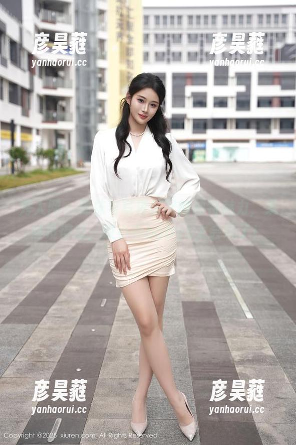 秀人网-小乔babyb 秀人网 - 棉袜与写真搭配的独特魅力,果然没得说,哎小乔babyb太会玩了!