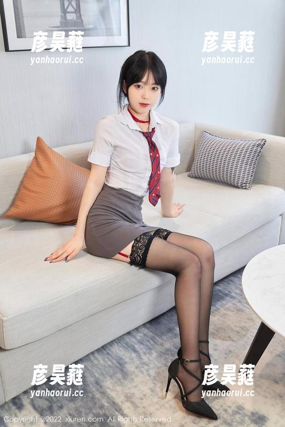秀人网-杨晨晨sugar 秀人网 - 气质秘书,也许是个伪职业?看杨晨晨sugar的原图,让你颠覆认知!