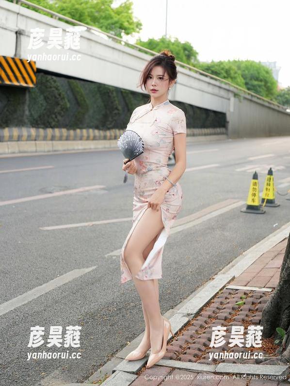 秀人网 - 要上天了，在线见证林文文的女王气场，图集全都打破三观。