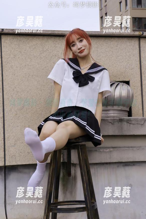 绮梦摄影-莹莹 绮梦摄影 - 原图直击,莹莹在水手服中的不小心可爱!