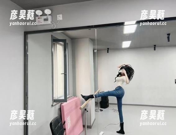 葛征 微密圈 - 婚纱照片集合,葛征带你体验把婚礼办成闹剧的可能性!