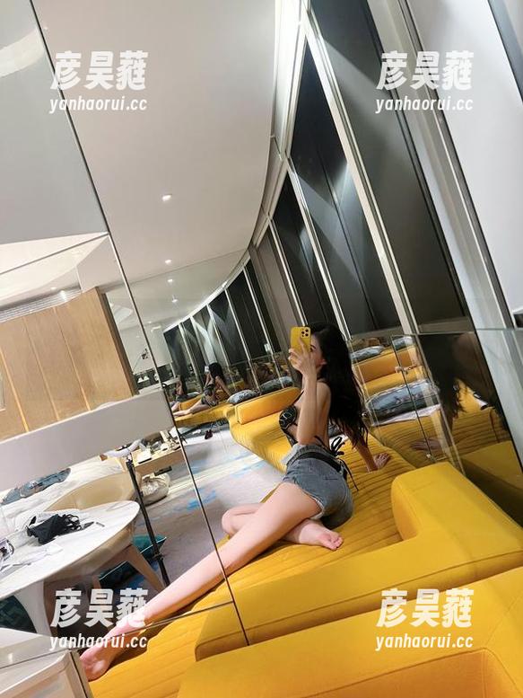 微密圈 - 来来来，葛征的酒店黑丝新姿势又更新啦！美图都想拿去做广告了！