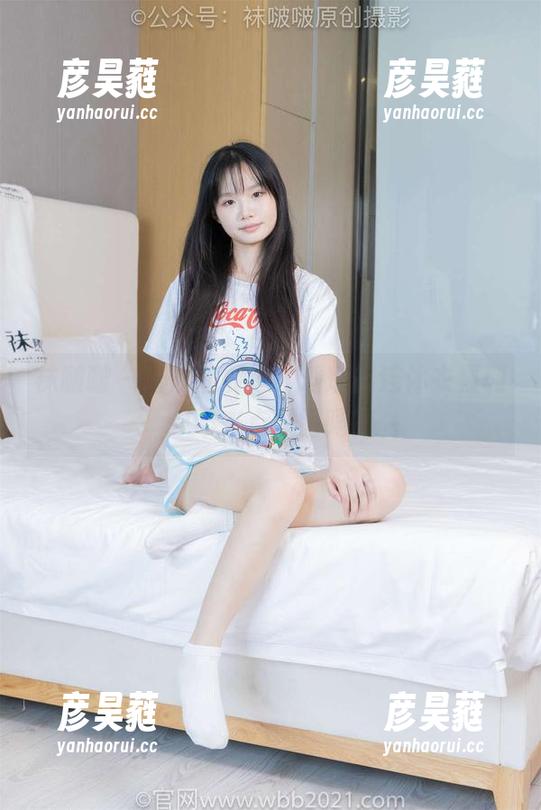 袜啵啵 - 喜欢就要追，瑶瑶的连体衣福利你不来点原图吗？