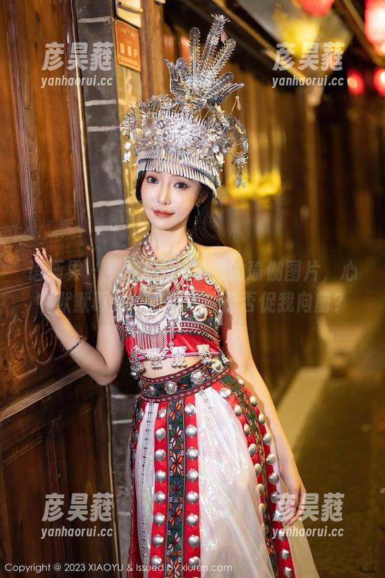 语画界-nova李雅 语画界 - 看完nova李雅的瑜伽图片,心中默默琢磨:下载这些能否促我向前?