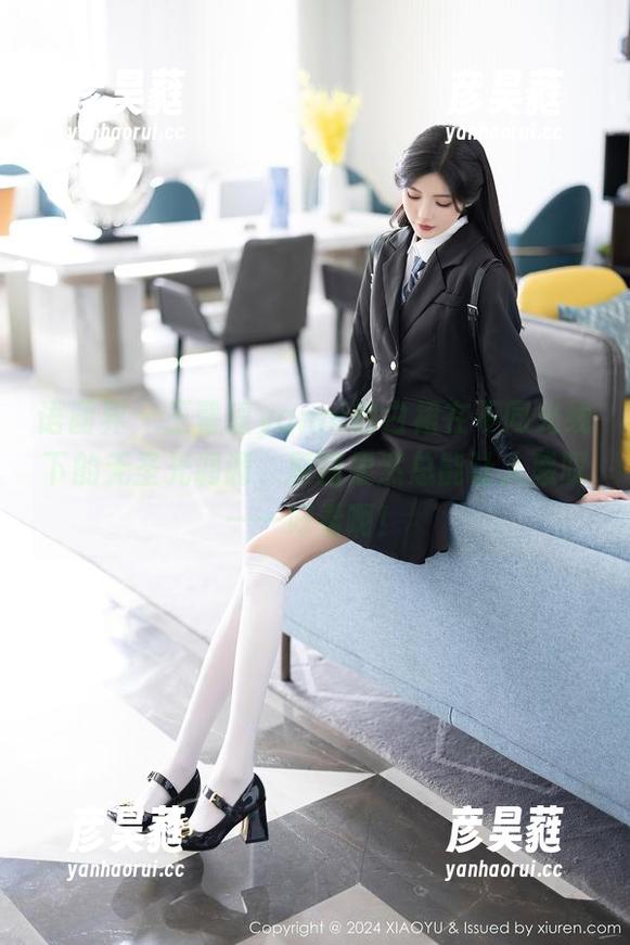 语画界-王馨瑶yanni 语画界 - 王馨瑶yanni的白裙在不同光线下的无圣光调调,原图果然总能让人感叹——好看啊!