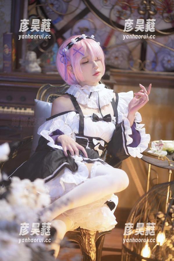 制服控看过来，阿包也是兔娘的作品让人疯狂划步！