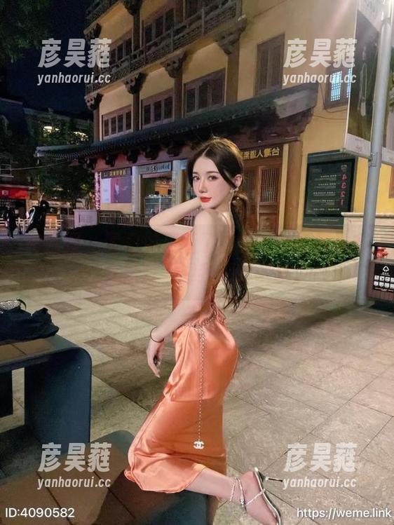 微密圈 - 图包要更新了！黎允熙的连体衣，真是时髦得我都想试试。