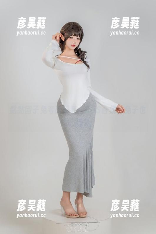 黏黏团子兔 黏黏团子兔考高跟鞋:COS合集,兔子也要玩起来!